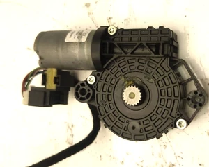 RICAMBI USATI, MOTORINO SINISTRO CAPPOTTA / CAPOTE MERCEDES CLASSE A, ANNO: 2015 - Foto 1 di 3