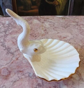 JABONERA VINTAGE BLANCA Y DORADA PECES KOI CERÁMICA HOLLYWOOD REGENCY MEDIADOS DE SIGLO - Imagen 1 de 12