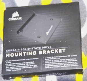 Corsair Solid-State Drive Halterung 2,5" - 3,5" Laufwerksschächte Neu - Bild 1 von 6