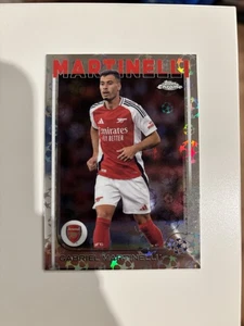 2024-25 Topps Chrome UCC Gabriel Martinelli Logofractor Arsenal #5 - Bild 1 von 2