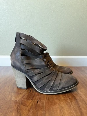 Botín al tobillo Free People para mujer 10 híbrido de cuero borgoña con tiras de tacón bloque Foto 1 de 4