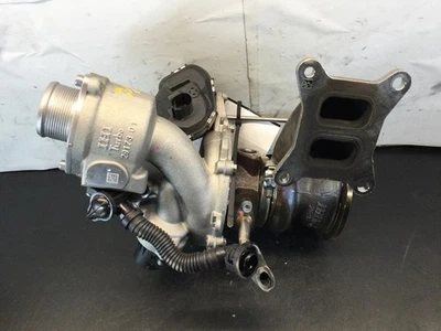 Colector de escape 23 AUDI A3 06Q 145 701 C 2,0 L PREMIUM PLUS AWD Foto 1 de 4