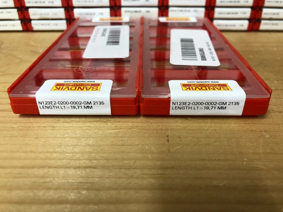 Authentic N123E2 0200-0002 GM 2135 SANDVIK INSERT - Image 1 of 1