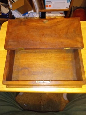 1S ANTIGUA DE COLECCIÓN HECHA A MANO GANDHI'S CHARKHA CAJA VACÍA DE MADERA DE NOGAL. USO MÚLTIPLE Foto 1 de 4