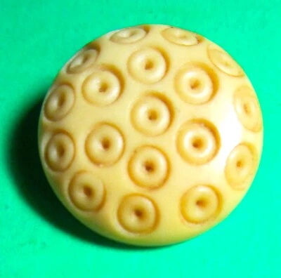 (1) VINTAGE 1" DOTS & CIRCLES DECOR YELLOW EARLY PLASTIC SHANK BUTTON-M891 - Image 1 of 2