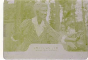 Tarjeta de placa de impresión Cryptozoic Outlander 2020 temporada 4 amarilla #24 - Imagen 1 de 1