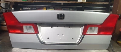 01-03 Honda Civic/Acura EL trunk bumper ,EM2, EP3, DC5,ES1,ES2,EL,domani,si.vtis - Image 1 of 4