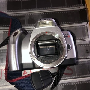 Fotocamera Canon EOS 300V Solo Corpo Grigia , Mint ma non carica la Pellicola. - Foto 1 di 3
