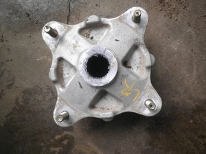 Polaris Sportsman 450 2020 buje trasero izquierdo 570 - Imagen 1 de 2