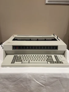 Macchina da scrivere elettrica vintage IBM Wheelwriter 15 di Lexmark 6783-007 funziona benissimo!! - Foto 1 di 11