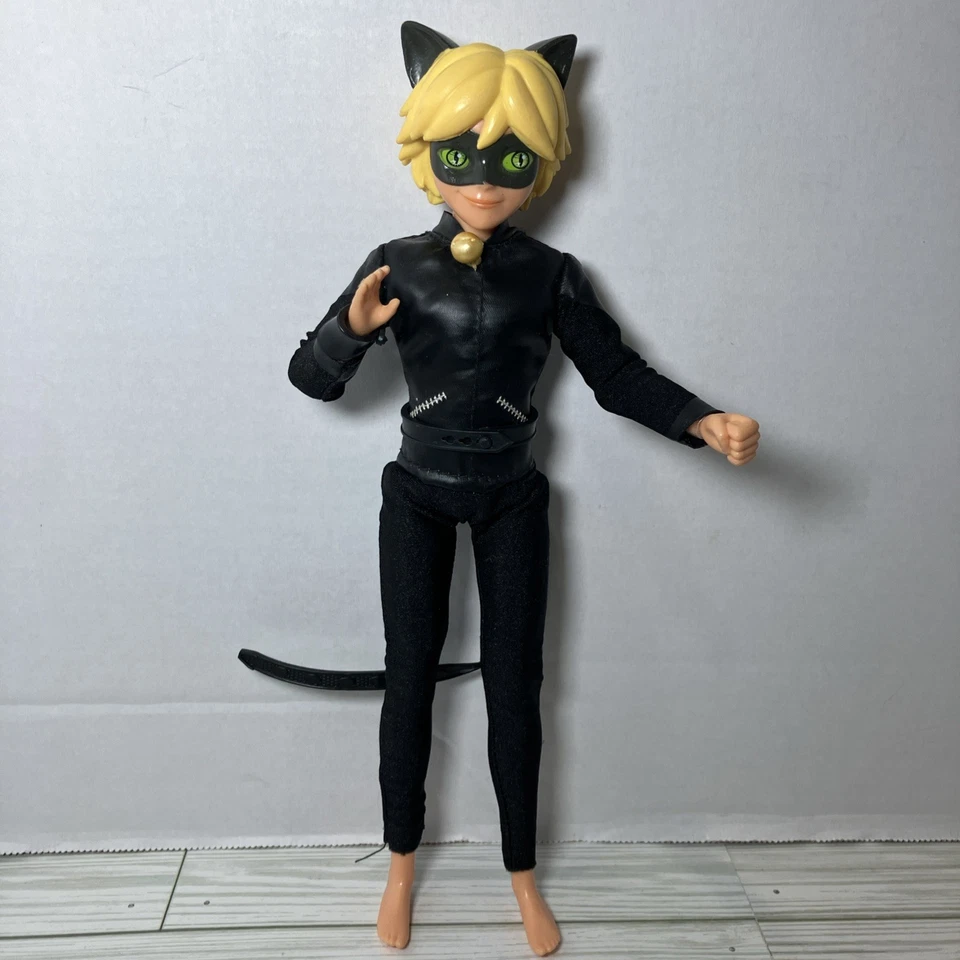 Figura de acción muñeca articulada Miraculous Ladybug CAT NOIR 11" Zag Bandai Foto 1 de 4