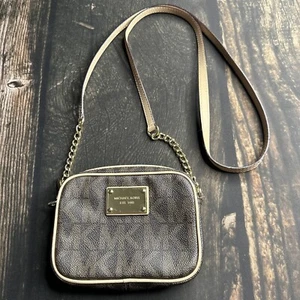 Cartera Bandolera Pequeña Michael Kors MK Logo Cuero Marrón Dorado - Imagen 1 de 5