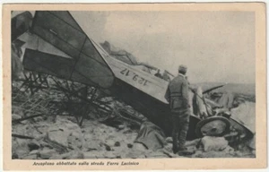MILITÄRISCHE LUFTFAHRT - ABGESCHOSSENES FLUGZEUG AUF DER STRAßE Farra Lucinico -48811- - Bild 1 von 1