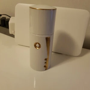 3-teilige Rauchergarnitur weiß/gold, ähnlich Salvatore Dali "Vanishing Gesicht" - Bild 1 von 4