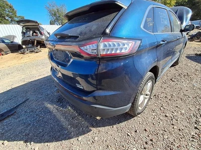 Used Center Tail Light Assembly fits: 2017 Ford Edge SE liftgate mounted center Foto 1 de 4