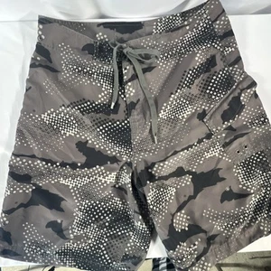 Burton Apres Pant Liner Board Shorts Mens Medium 32 Camo Swim Trunks Cargo 9" - Picture 1 of 8