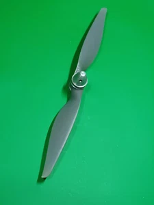 Elica e adattatore in nylon APC 11x7" per radiocomando modellismo aerei aerei - Foto 1 di 3