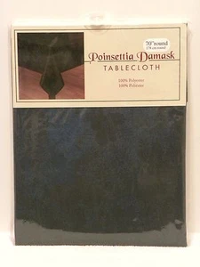 Natco Home Tovaglia Natalizia Damascata Verde Poinsettia 70" Rotonda - Foto 1 di 3