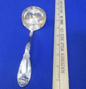Gravy Ladle 1881 Rogers A1 Grape LA Vigne Pattern Silverplate Vintage Sauce - Picture 1 of 5