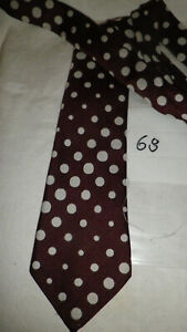 Krawat Majtki Segregator Retro nr 068 Winna czerwień z białymi kropkami Klejnot NRD