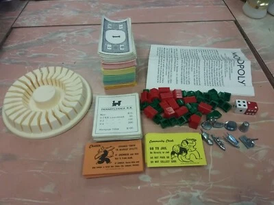 Lote de piezas de repuesto MONOPOLY 1974 Aniversario Ed Dinero Tarjetas Fichas Dados Más Foto 1 de 4