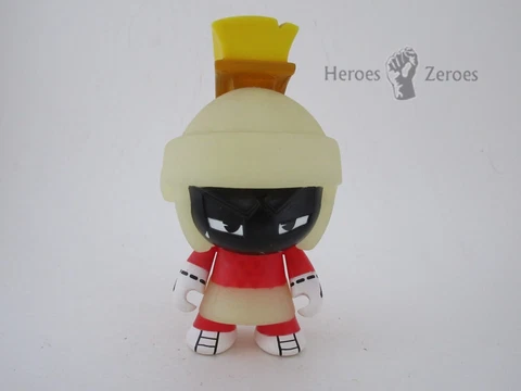 Kidrobot x Warner Bros Looney Tunes Mini Series MARVIN the MARTIAN 4-in Figure Cover