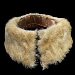 Vintge Mink Fur Collar Neck Warmer Honey Gold Soft Satin Lined Hook Eye 23x4 - Picture 1 of 7