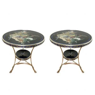 Par de mesa antigua redonda de dos niveles con patas de pata de gueridón de mármol negro azul lapislázuli Foto 1 de 4