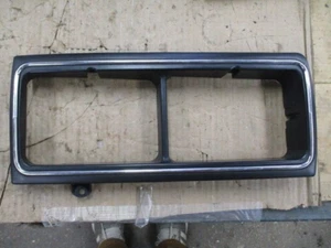 1981-1991 Rolls-Royce Silver Spur Spirit Front RT Headlight Bezel Trim OEM - Picture 1 of 6