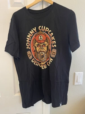 Camisa Johnny Cupcakes DCON 2022 VIP Donkey Kong Dcon Exclusiva Talla L Foto 1 de 4