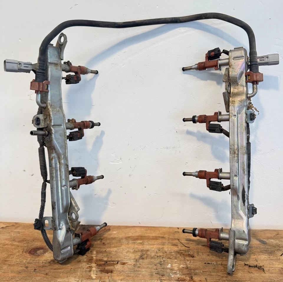 Juego de inyectores de combustible de riel de combustible superior Lexus LS460 2007-2012 OEM Foto 1 de 4