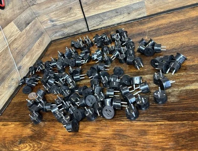 批量 135 件 美国 欧洲插头 适配器 E F 型 美国至欧盟 圆形针 Schuko — 第 1/4 张图片