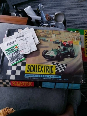 Triangle 1960's Scalextric Set No.31.  No Cars Or Controllers. Original Box - Image 1 of 4