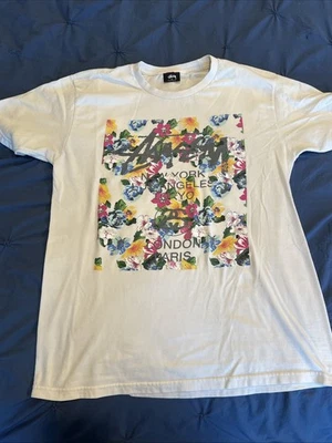 Camiseta para hombre Stussy blanca y colorida con logotipo talla mediana Foto 1 de 4