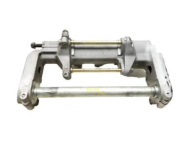 2002 2003 年本田 CBR900R CBR954R 下架摆臂发动机支架原始设备制造商 — 第 1/4 张图片