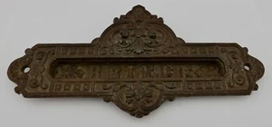 Antyczna barokowa żeliwna klapa na listy w kształcie litery kwiatowa " litery " 24,5 cm - Zdjęcie 1 z 12