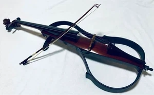 Violoncello elettrico silenzioso Yamaha SVC-100 con custodia - Foto 1 di 20