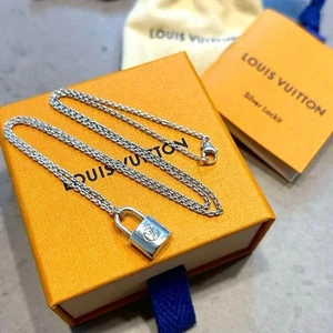 Louis Vuitton Lockit Anhänger Halskette Silber 925 Logo Charm Schmuck Selten E600 - Bild 1 von 10