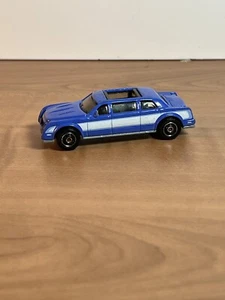 Collectible 2001 Matchbox MB537 Limousine - Periwinkle W/ White Stripe - Picture 1 of 8