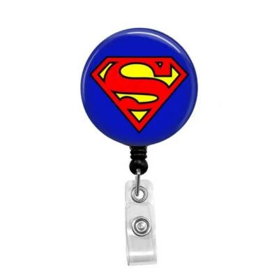 Superman con fondo azul - Porta insignia retráctil - Carrete de insignia - Cordones Foto 1 de 4