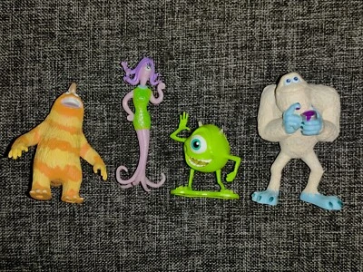 Figuras de PVC Monsters Inc Mike Celia Yeti Sanderson Hasbro 2001 Disney Pixar - Imagem 1 de 4