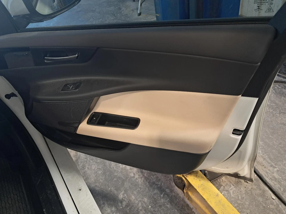 Used Front Right Door Interior Trim Panel fits: 2017 Jaguar Xe  Grade A - Изображение 1 из 4