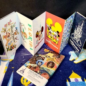 NUEVO 2021 Colección Retro Vault de los Parques Disney Conjunto de 10 Postales 50 Aniversario - Imagen 1 de 4