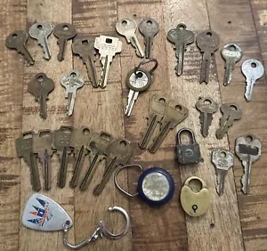 Llaves surtidas de colección Chcago Corbin Master Russwin Belllock Yale Eagle Weiser - Imagen 1 de 11