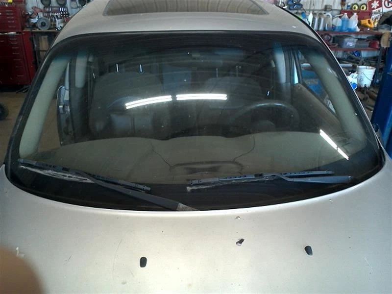 (LOCAL PICKUP ONLY) Windshield Glass Hatchback Fits 01-10 PT CRUISER 384681 - Imagem 1 de 4