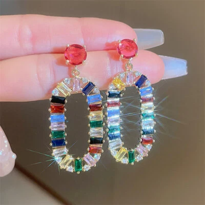 Pendientes colgantes enchapados en oro amarillo de 18k con dije de circonita cúbica para mujer joyas de regalo Foto 1 de 4