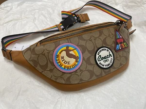 Bolso cinturón Coach CJ513 Warren nuevo con etiquetas en lona exclusiva con parches - Imagen 1 de 11
