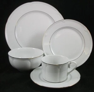 Block Classic Gold 5 Piece Place Setting Designed by Gerald Gulotta - Picture 1 of 6