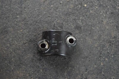 YAMAHA XZ550 XV250 XT600 XT350 FRONT BRAKE MASTER CYLINDER HANDLE BAR CLAMP - Image 1 of 4