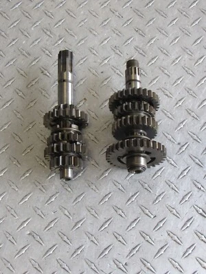 Suzuki GZ250 GZ 250 2000 00 transmisión engranajes Foto 1 de 4